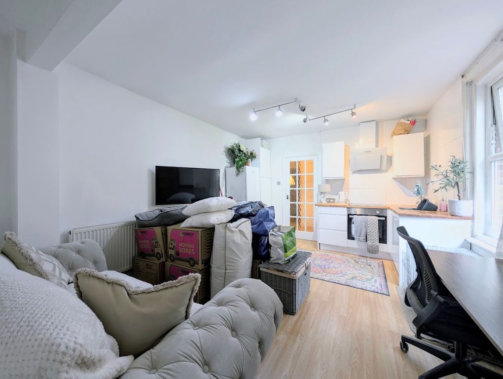 Property photo 2 of 12