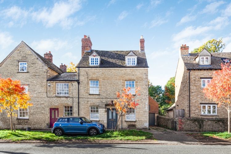 Property photo 1 of 10 307687