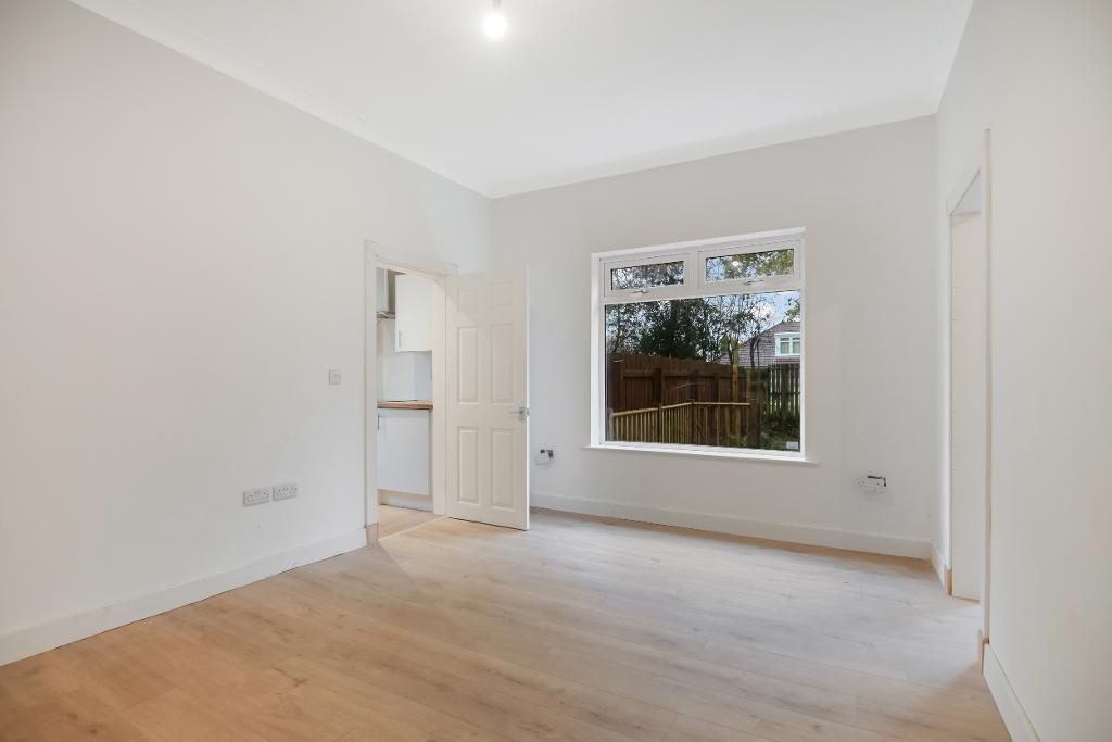 Property photo 2 of 20 Lounge