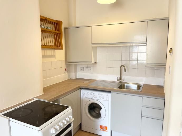 Property photo 3 of 8 Kitchen