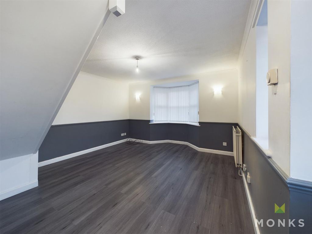 Property photo 3 of 12 Cam01420G0-Pr0524-Still001.Jpg