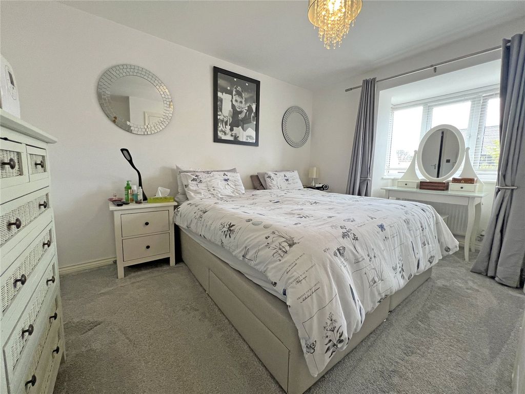 Property photo 3 of 16 Picture No. 17