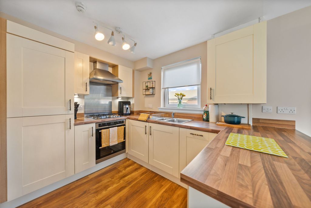 Property photo 3 of 26