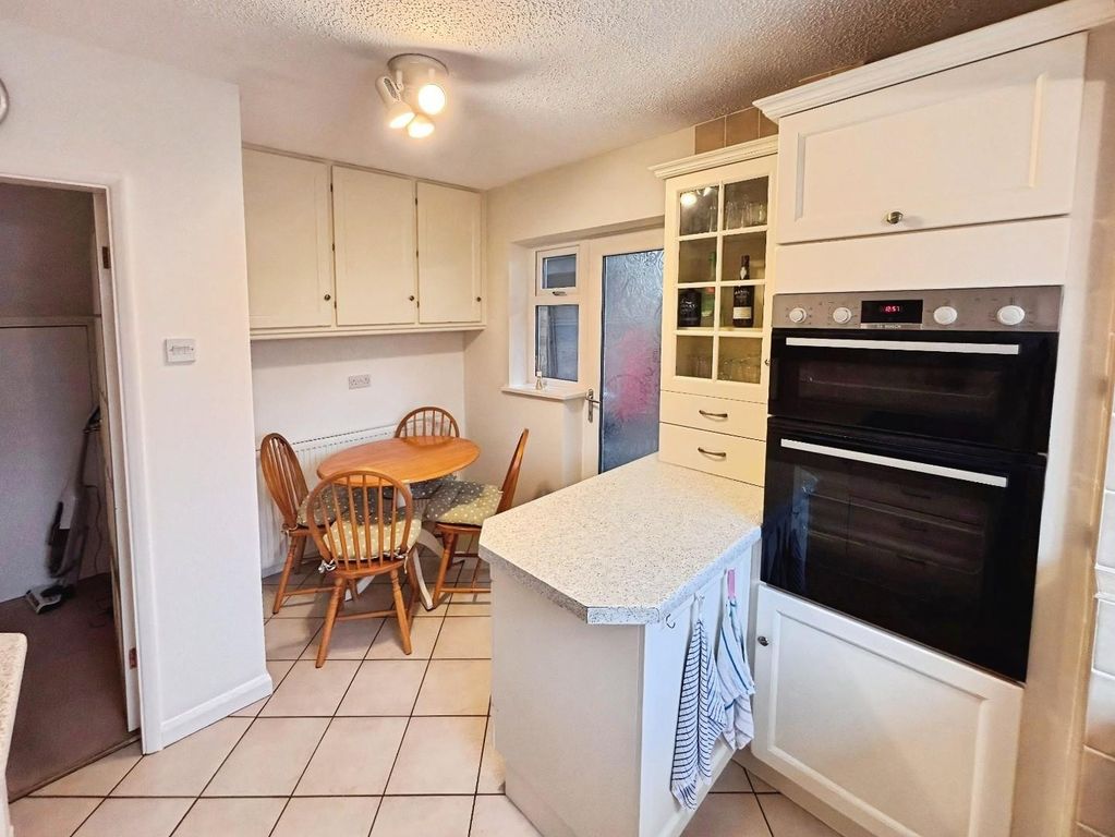 Property photo 3 of 29 3Dfce467-93884522-F119-43d0-96B4-65Fff8d77063.Jpg