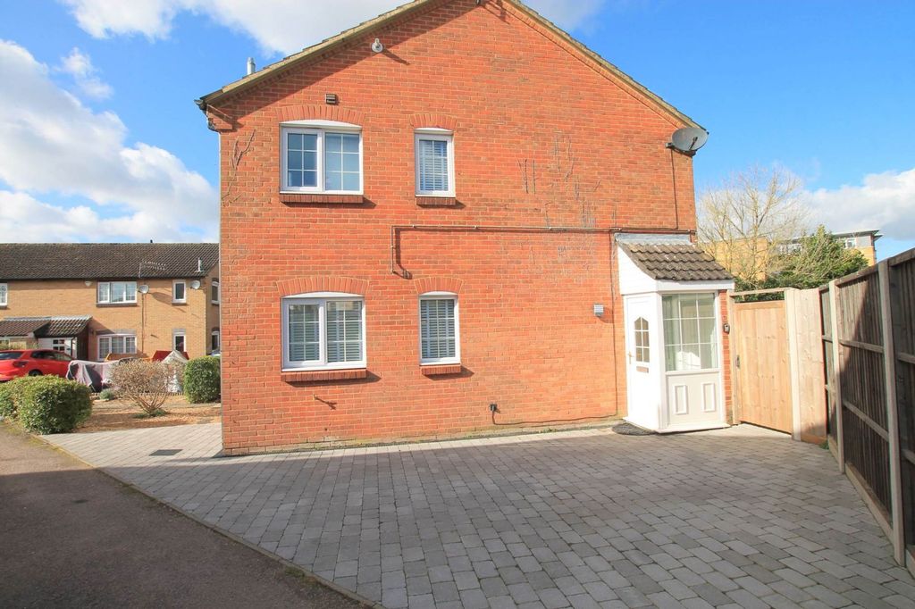 Property photo 1 of 12