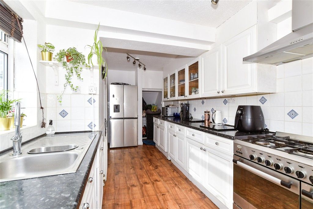 Property photo 3 of 13 Kitchen