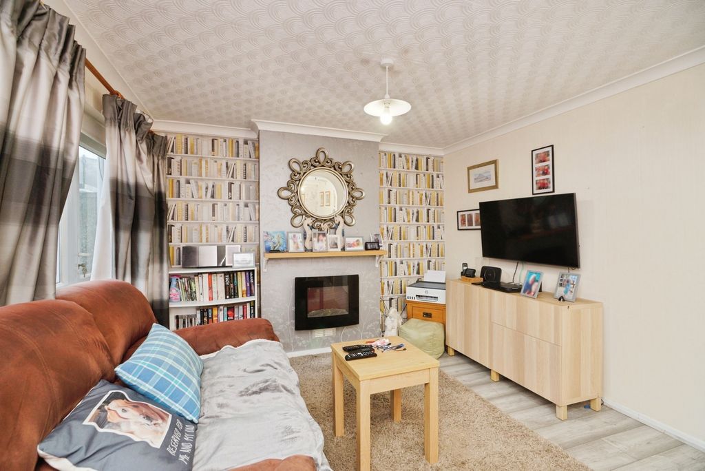 Property photo 2 of 20 Pbox-Img.Jpg