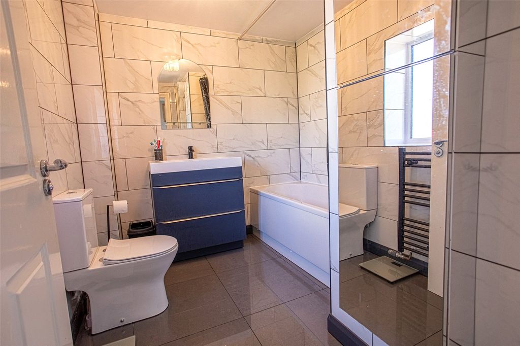 Property photo 3 of 11 Picture No. 02