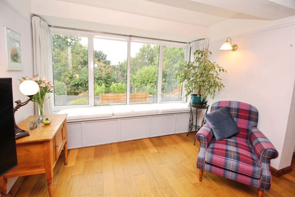 Property photo 3 of 34