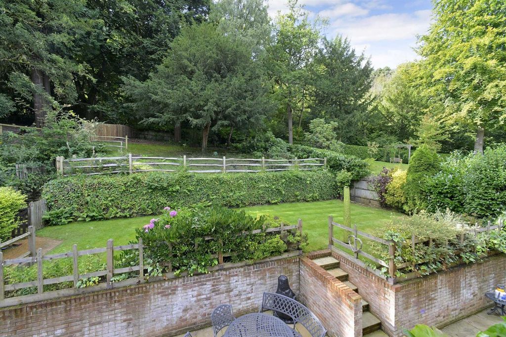 Property photo 3 of 19 Ph4_5464394-1920.Jpg