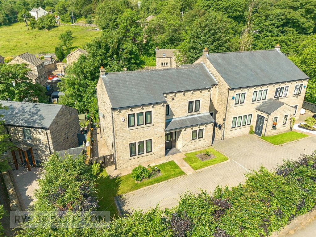 Property photo 1 of 25 Delph Road