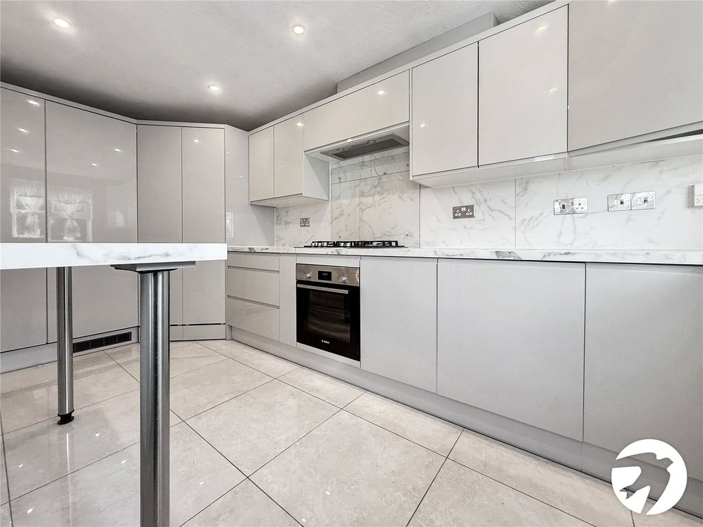 Property photo 3 of 15 Picture No. 13