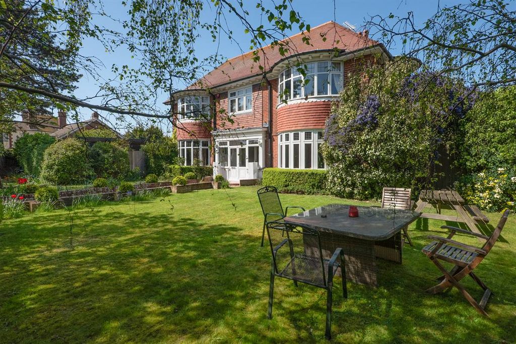 Property photo 1 of 49