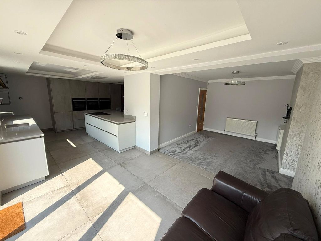 Property photo 3 of 18 Picture No. 13