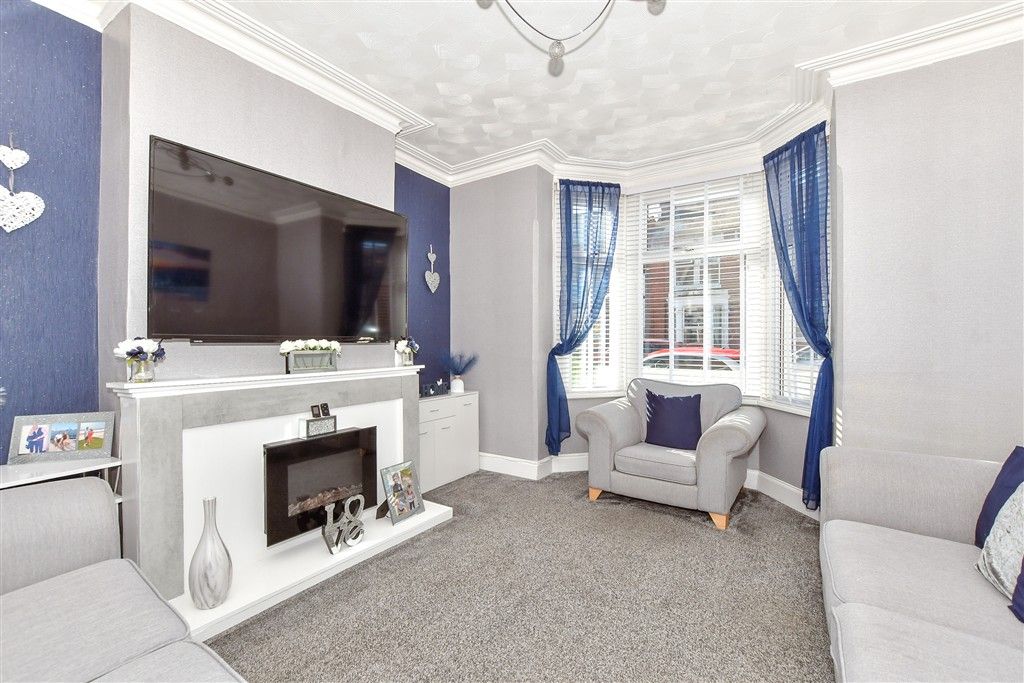 Property photo 1 of 11 Lounge