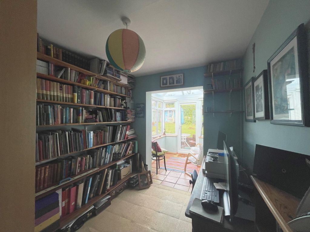 Property photo 3 of 11 Photo 3