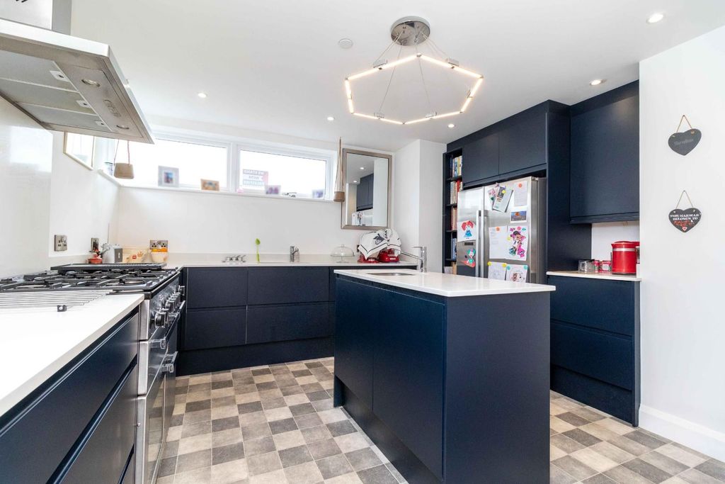 Property photo 2 of 29 Brightonrd-16.Jpg