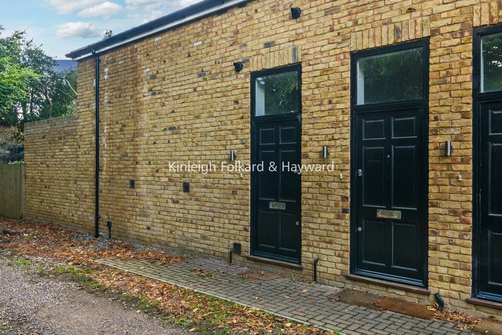 Property photo 2 of 16 Picture No. 02