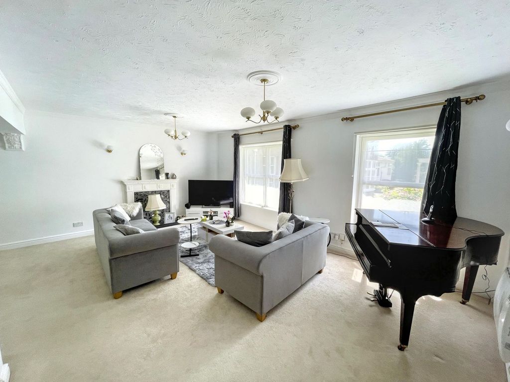 Property photo 3 of 22