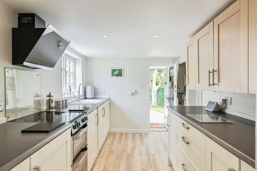 Property photo 3 of 30