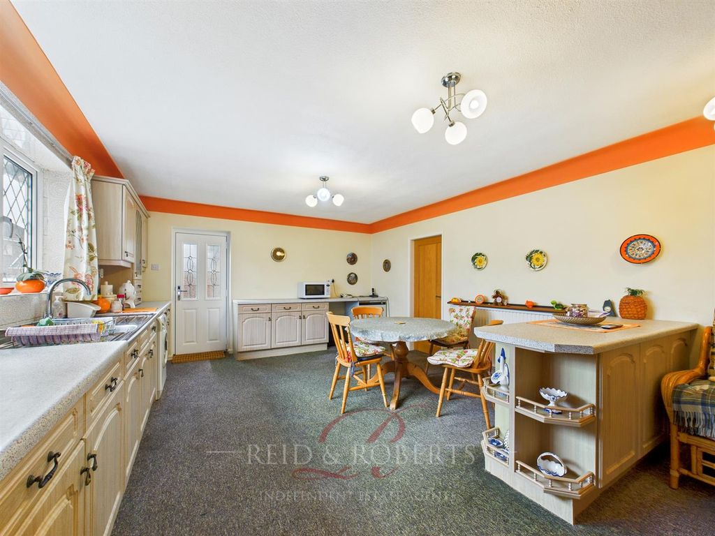 Property photo 3 of 27 Cam05148G0-Pr0098-Still035.Jpg