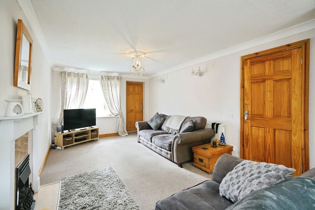 Property photo 3 of 13 Photo
