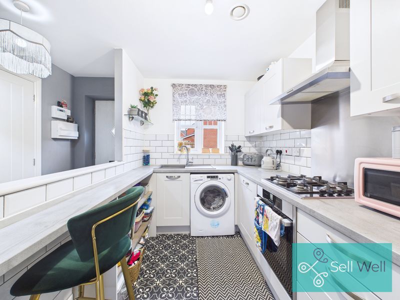 Property photo 3 of 18 Kitchen