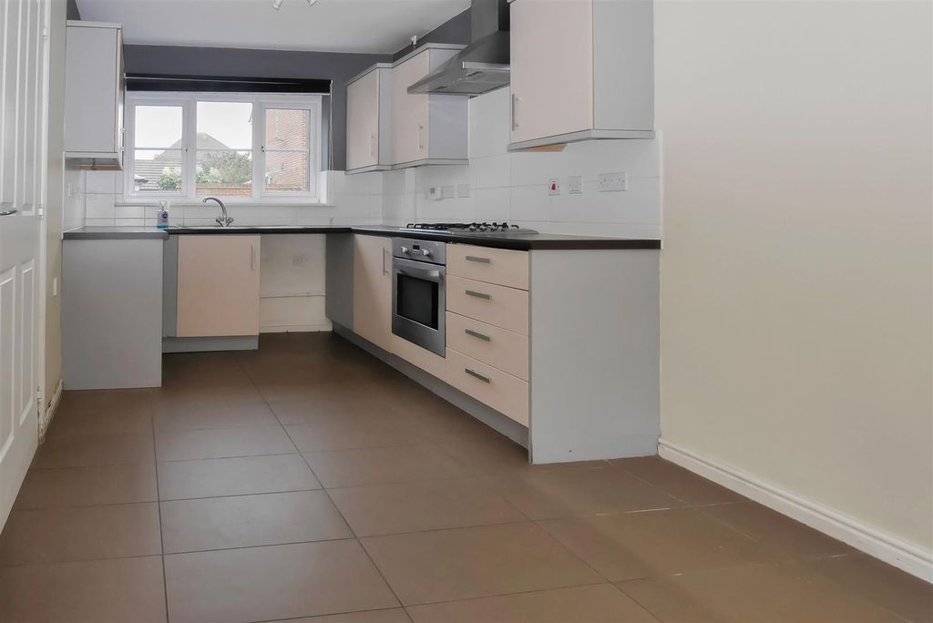 Property photo 2 of 10 P1090097.Jpg