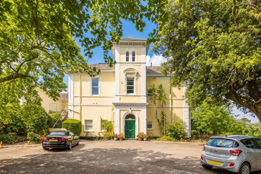Property photo 1 of 15 Converted Villa