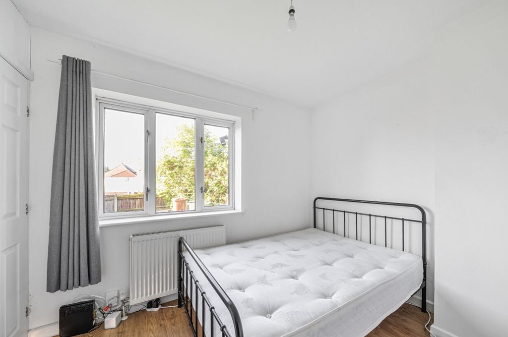 Property photo 3 of 16 2Af6543A-1A9E-44Be-83B9-055c317A1B98