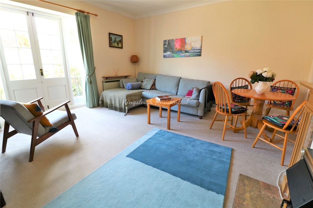 Property photo 2 of 6 Living Room