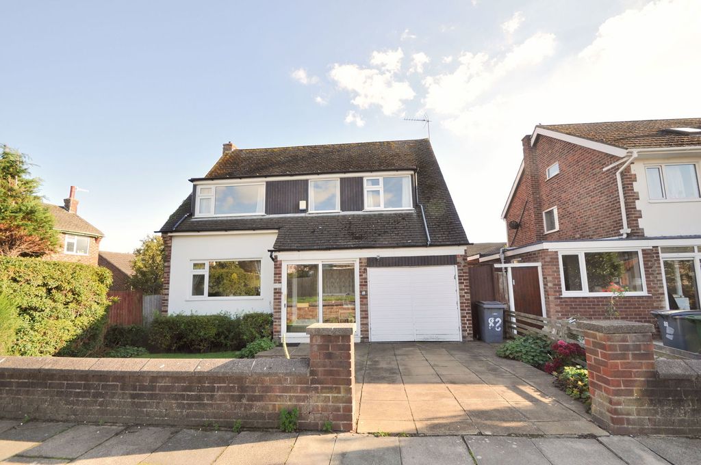 Property photo 1 of 32