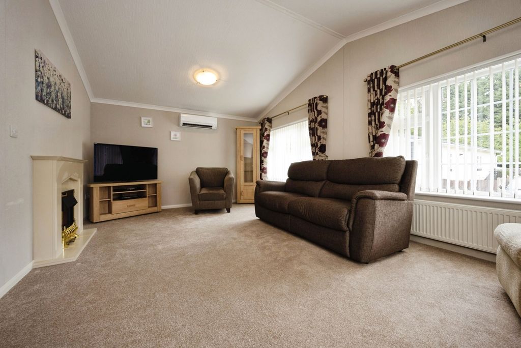 Property photo 2 of 22 Pbox-Img.Jpg