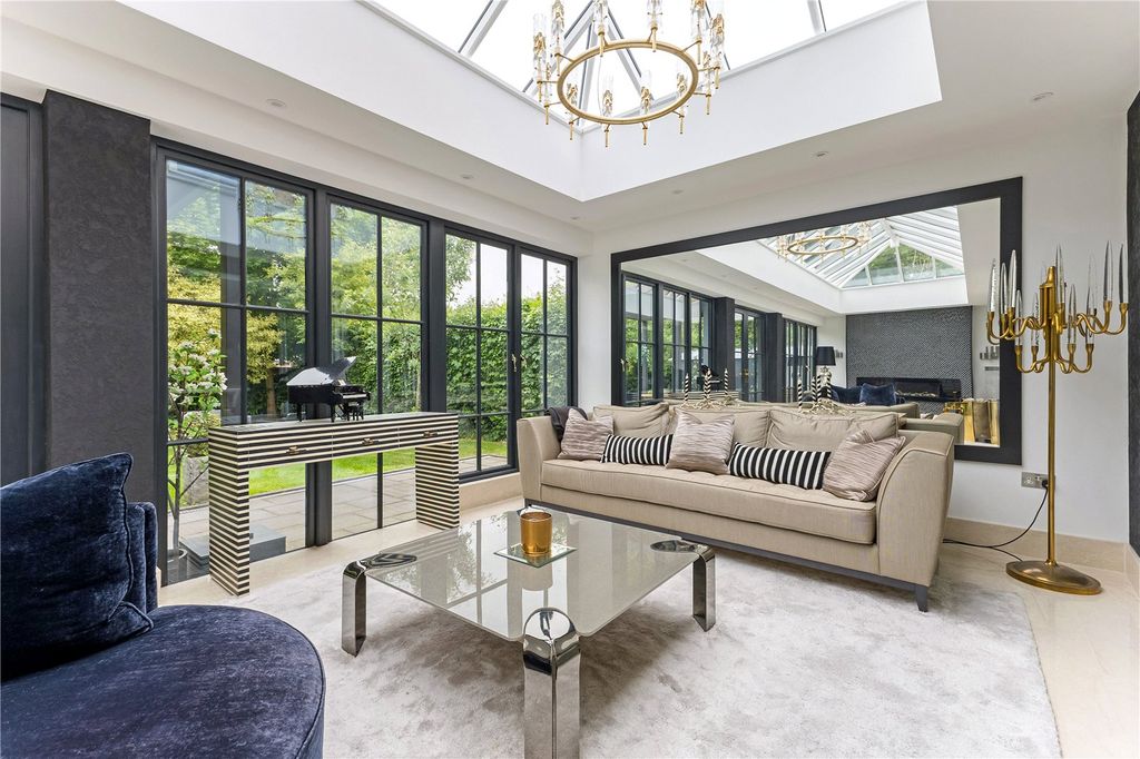 Property photo 2 of 21 Orangery