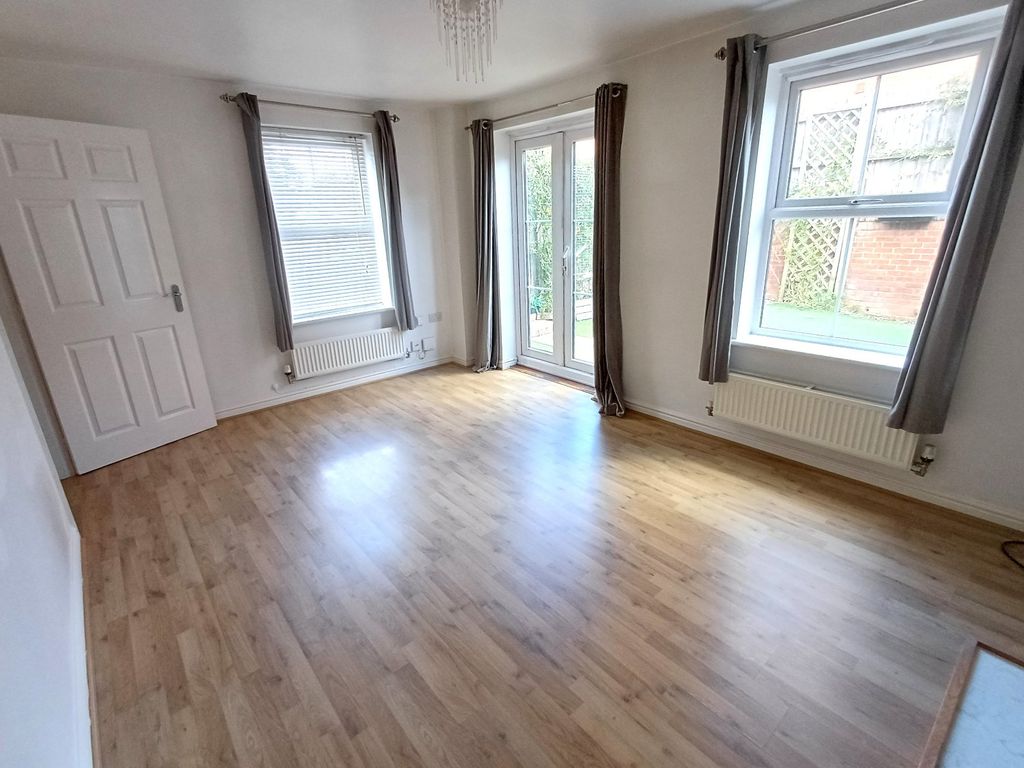 Property photo 3 of 9 Picture 3