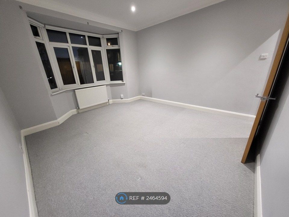 Property photo 3 of 9 Living Room
