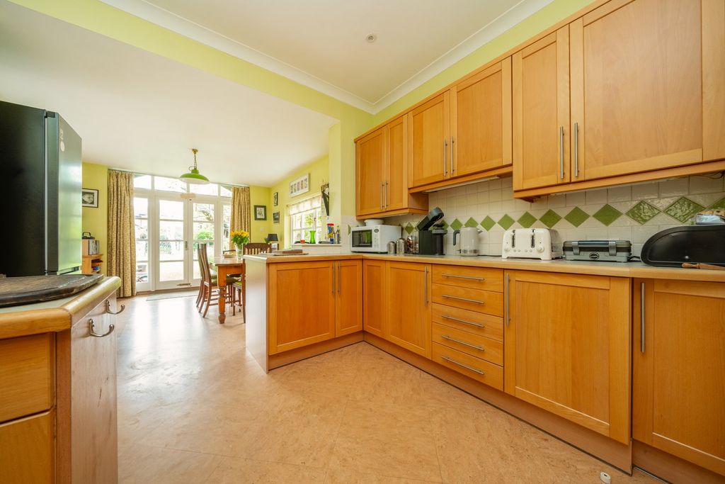 Property photo 3 of 22