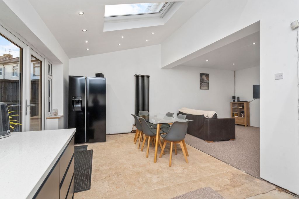 Property photo 2 of 24