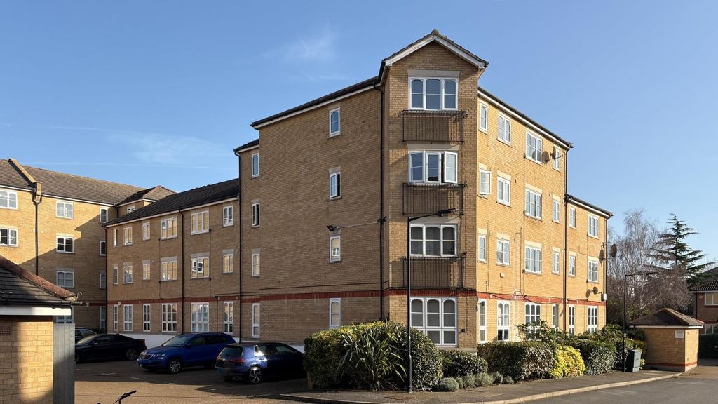 Property photo 3 of 6 Wheat Sheaf, E14 Flat For Sale By Barrain London E