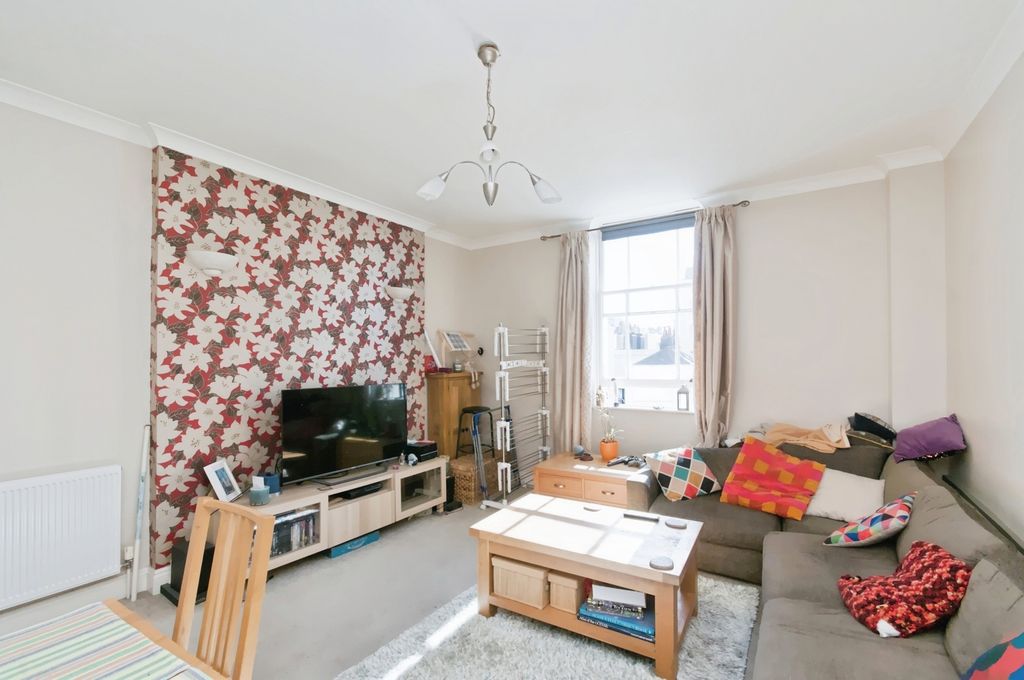 Property photo 3 of 28 Pbox-Img.Jpg