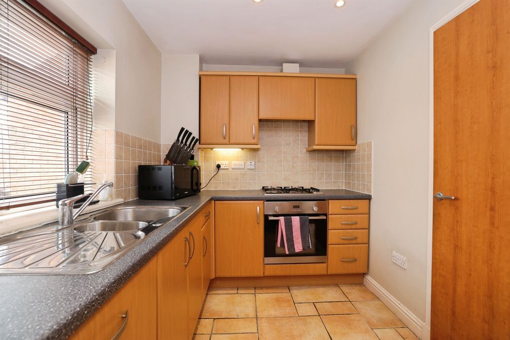 Property photo 3 of 17