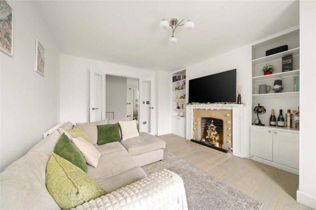 Property photo 3 of 14 Reception