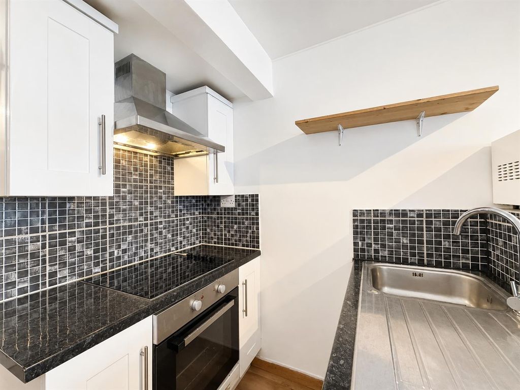Property photo 1 of 6 Kitchen