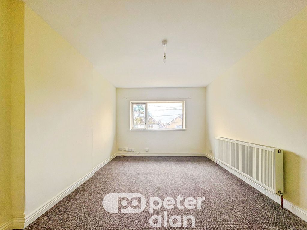 Property photo 3 of 16 Living Room