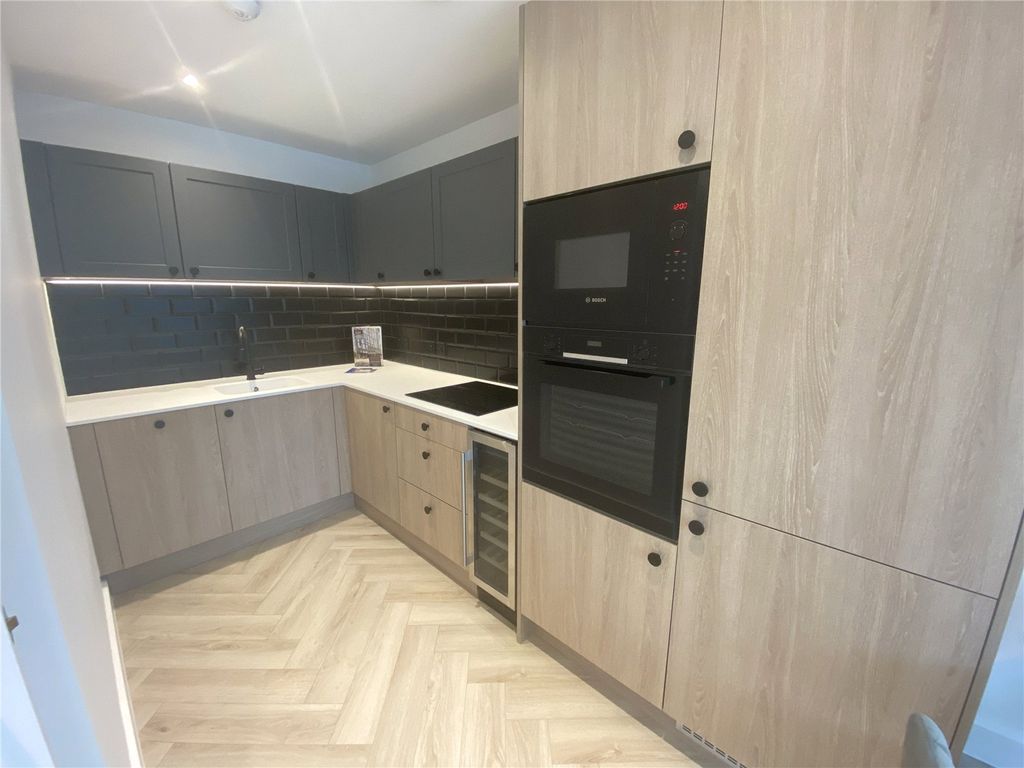 Property photo 3 of 31 Picture No. 03