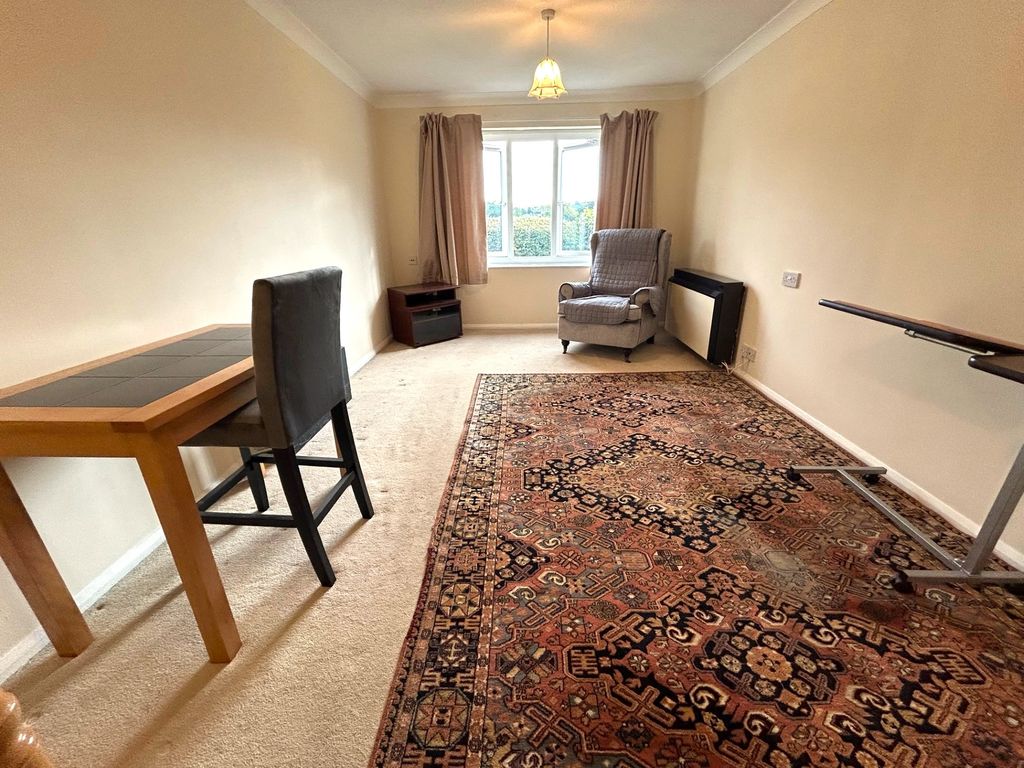 Property photo 3 of 10 Lounge/Dining Room