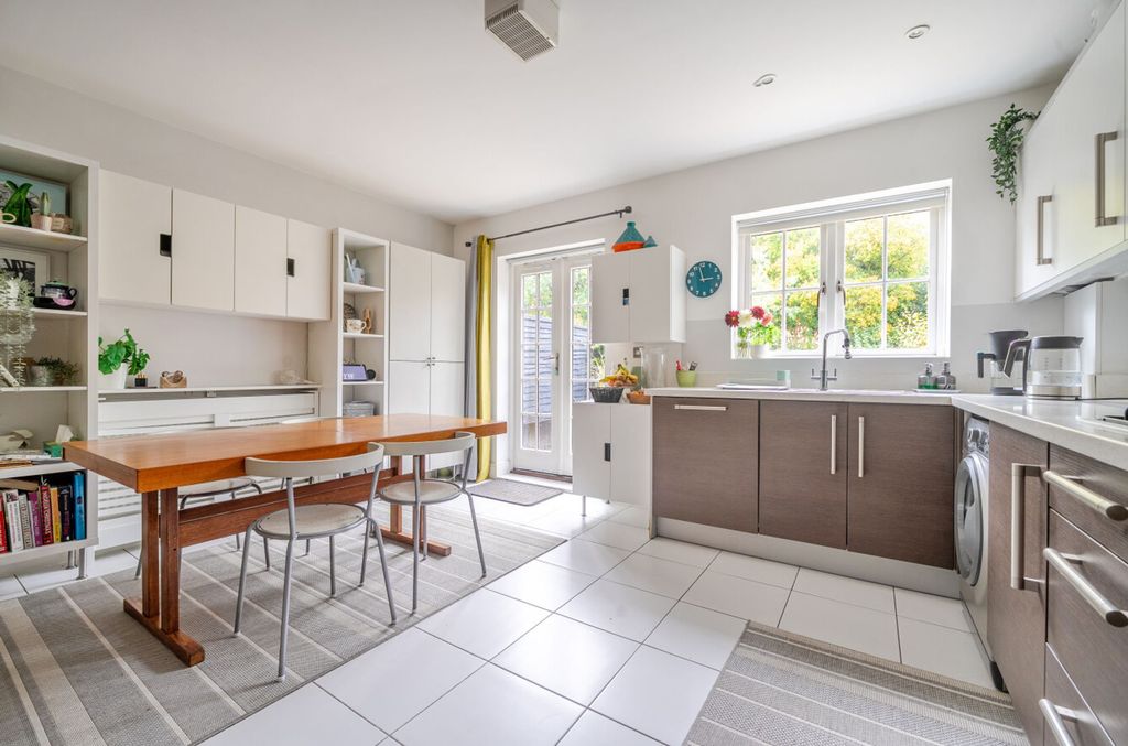 Property photo 2 of 22