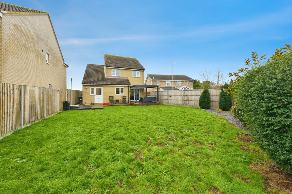 Additional image 4 of 4 bed detached house for saleRowan Crescent, Biggleswade SG18
