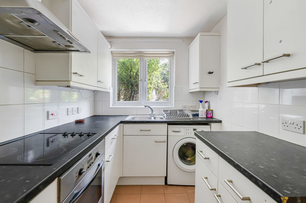Property photo 3 of 24 Kitchen
