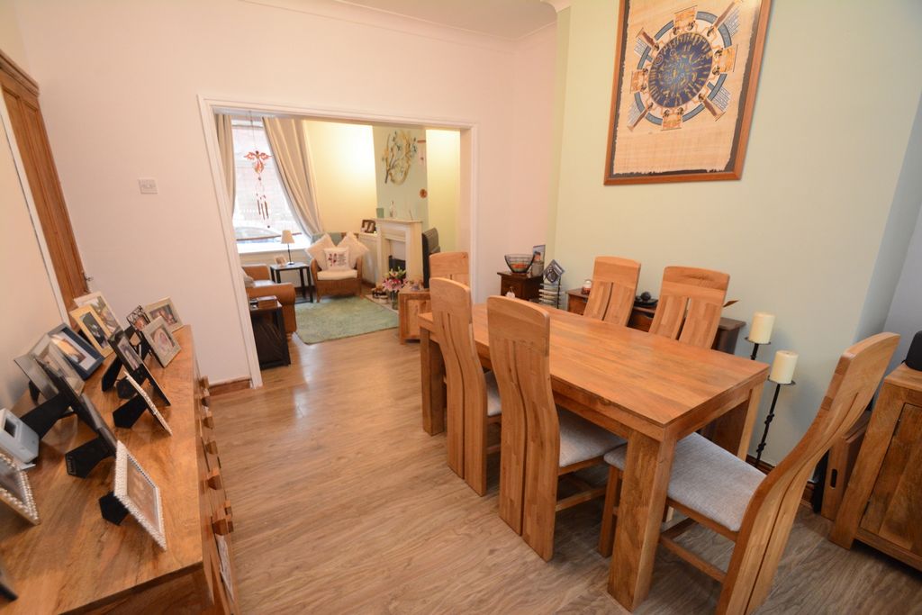 Property photo 3 of 14 Dining Room
